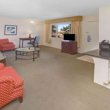 Travelodge Inn & Suites By Wyndham Yucca Valley/Joshua Tree Экстерьер фото