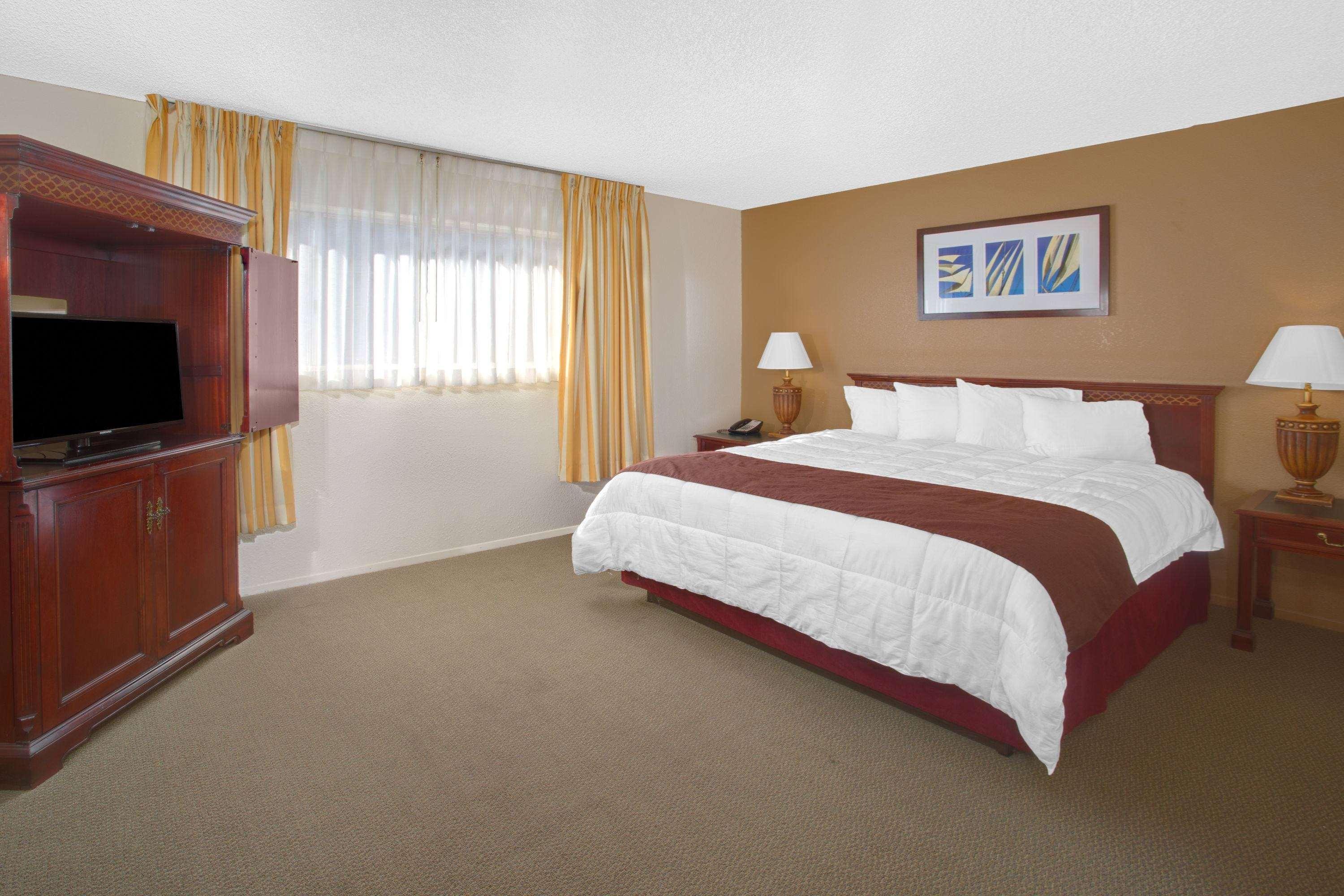 Travelodge Inn & Suites By Wyndham Yucca Valley/Joshua Tree Экстерьер фото